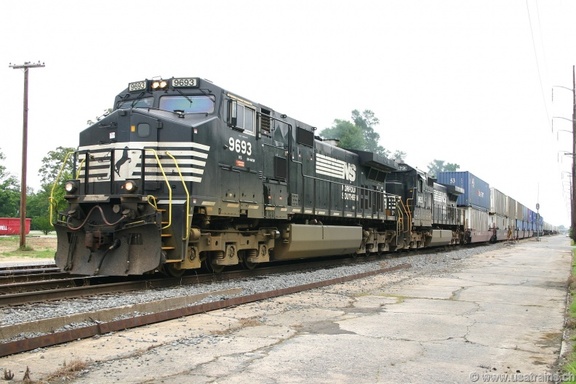 NS9693-MAY04-WEST PINE BLUFF,AR