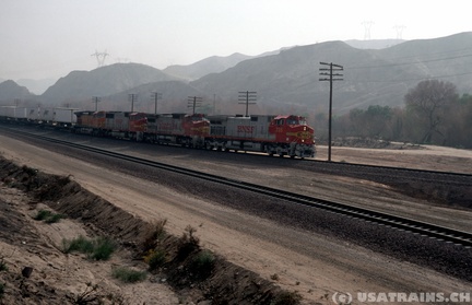 BNSF0735-OCT02-ALRAY,CA