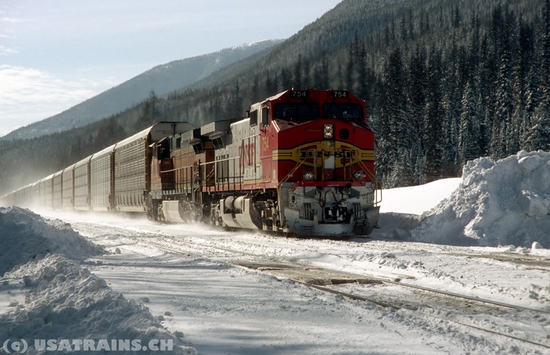 BNSF0754-MAR03-EAST NYACK,MT