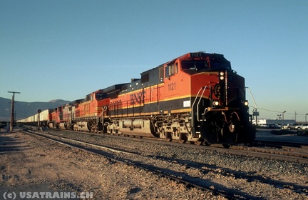 BNSF1121-OCT03-MOJAVE,CA