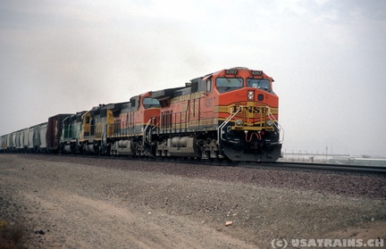 BNSF4397-OCT02-HESPERIA,CA