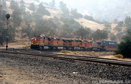 BNSF4487-OCT02-WALONG,CA
