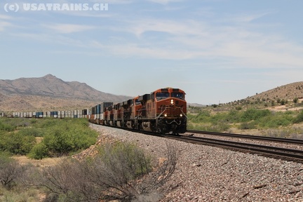 BNSF7460-JUN15-HACKBERRY,AZ