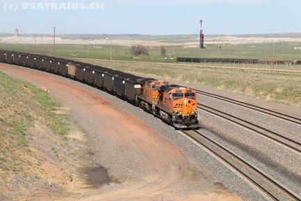 BNSF5823-MAY17-EAST COAL CREEK,WY