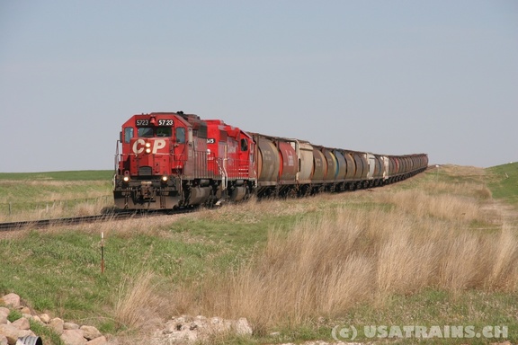 CP5723-MAY06-MILK RIVER,AB