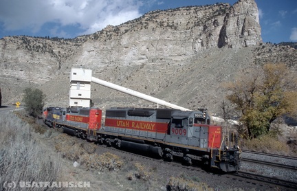 UR9009-OCT02-CASTLE GATE,UT